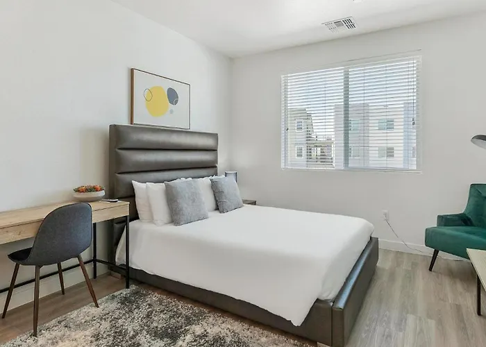 Apartment Landing - Sunset View