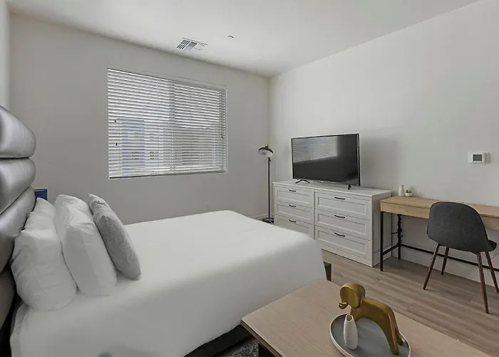 Landing - Sunset View Apartment *