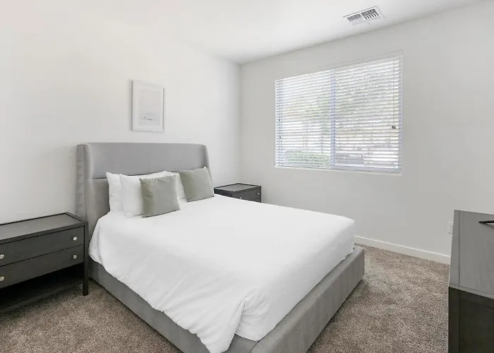 Landing - Sunset View Apartment *